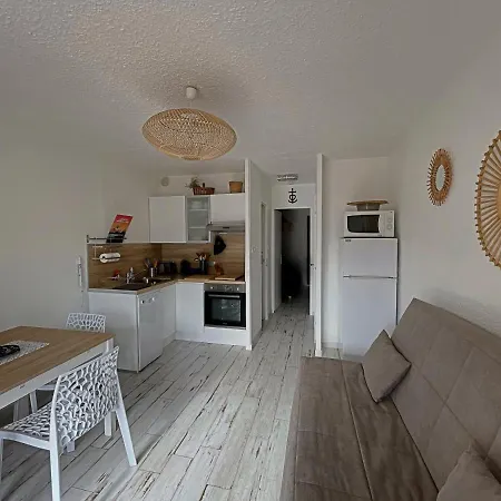 Ref Ls48 : 4 Pers Le Beauduc Appart 15 * Saintes-Maries-de-la-Mer